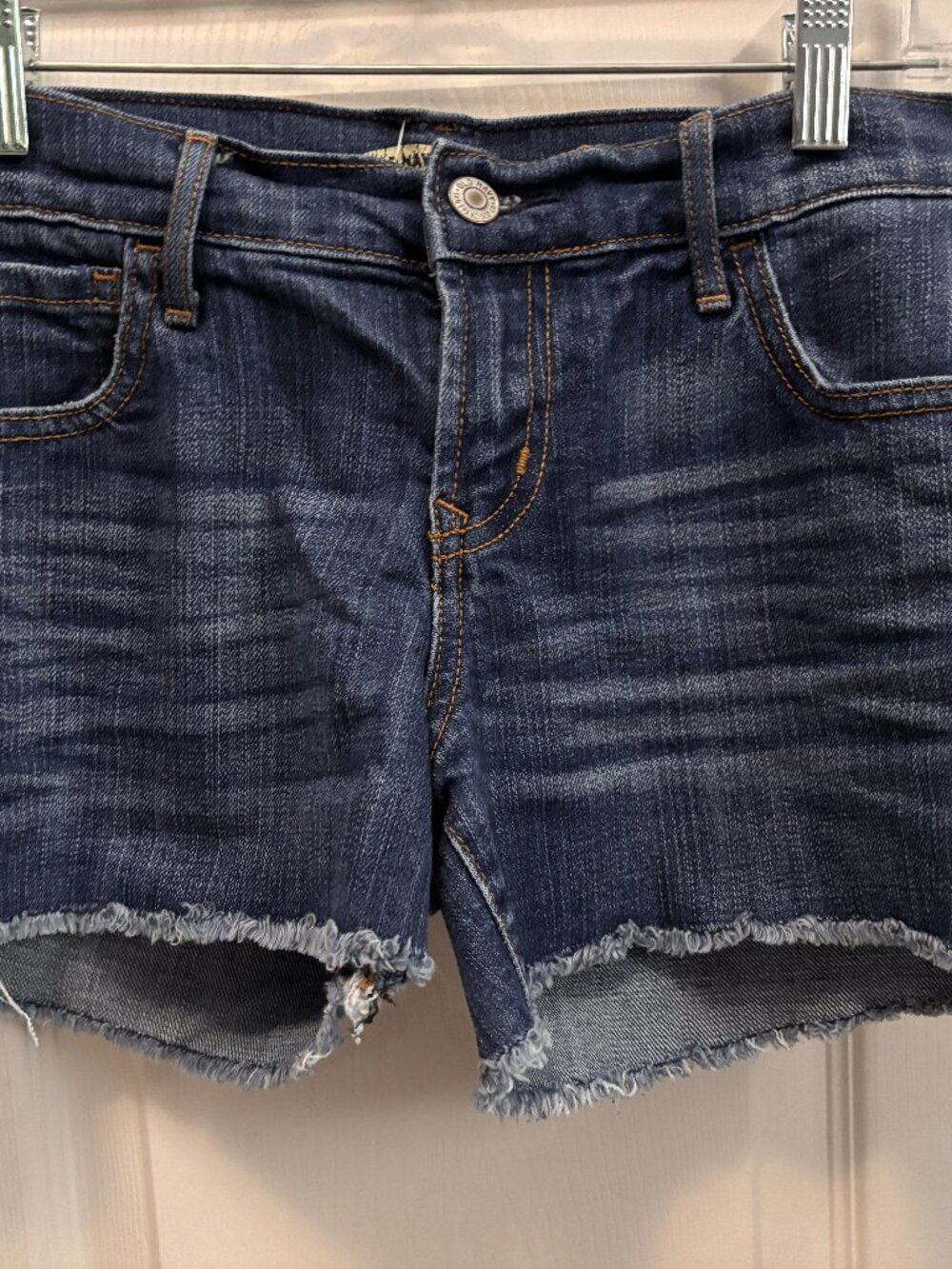 Old Navy The Diva Denim Shorts Size 2 Dark Wash Frayed Hem Stretch